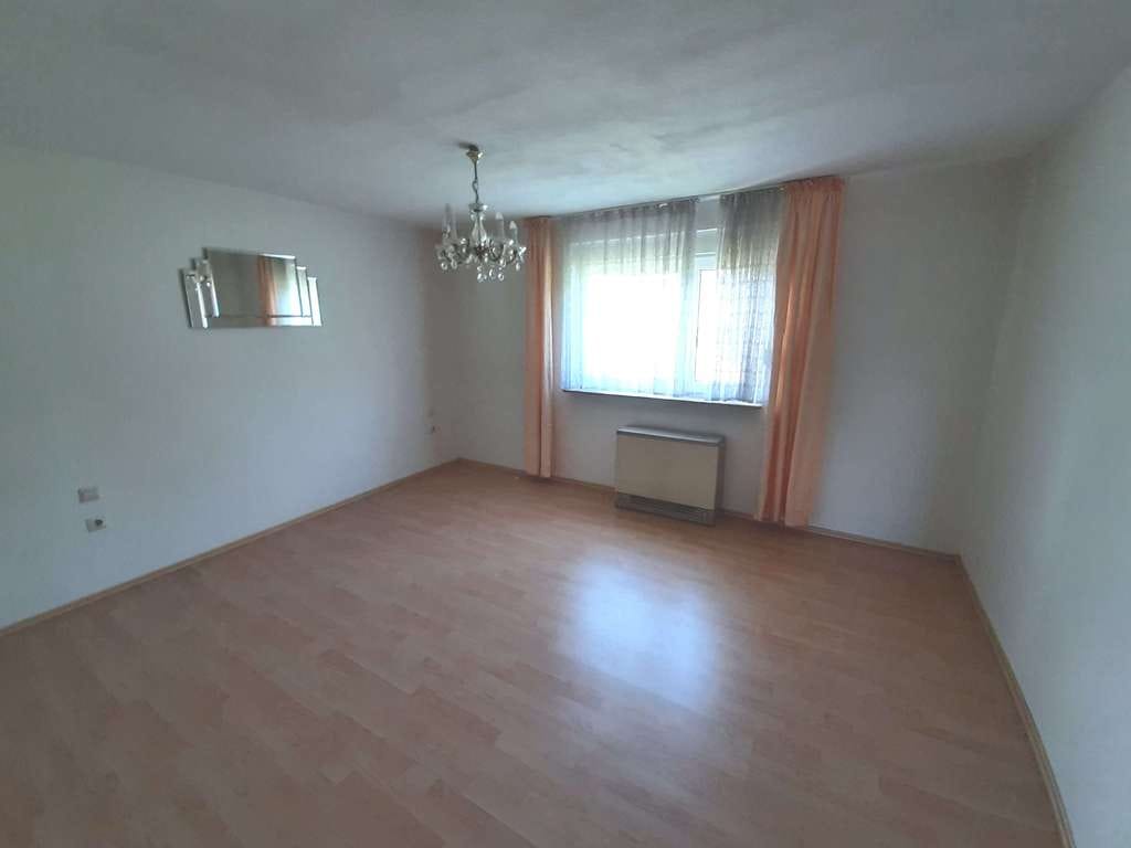 Immobilie in Illingen - Solides 1 - 2-Familienhaus in guter Wohnlage - Bild 1
