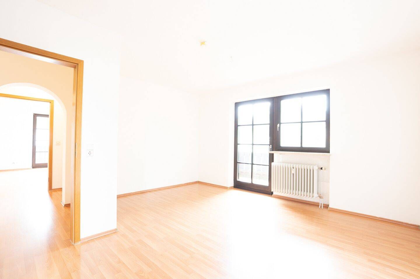 Immobilie in Bad Endorf - Attraktive 2 - Zimmer - Wohnung mit zwei Balkonen in Bad Endorf - Bild 2