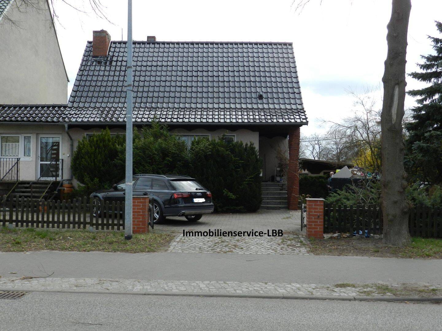 Immobilie in Rathenow - Einfamilienhaus mit viel Potenzial und Möglichkeiten - Bild 0