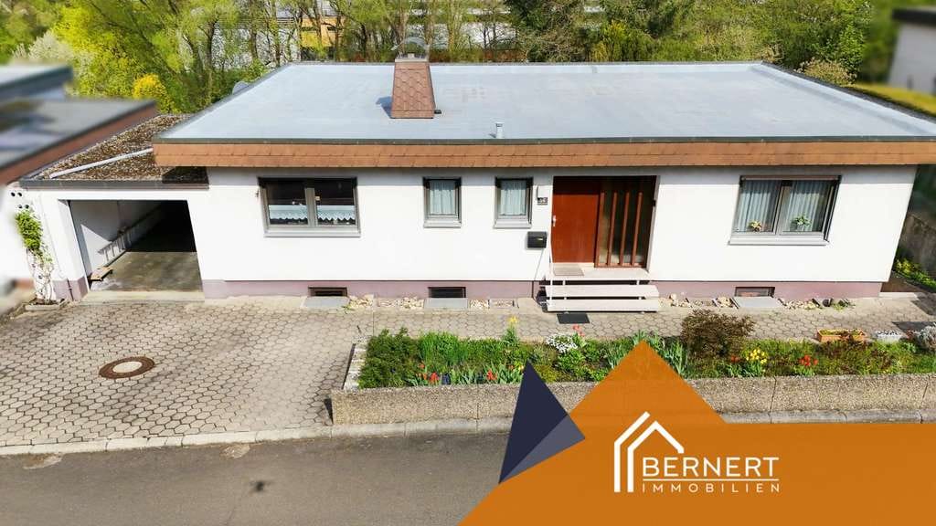 Immobilie in Burgkunstadt - Großzügiger Bungalow mit Gartenareal – viel Platz, klare Struktur & echtes Entwicklungspotenzial - Bild 0