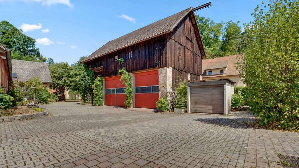Immobilie in Weidenberg - Vielseitiges Hofanwesen! Wohnhaus mit gewerblichem Bereich, großen Nebengebäuden und Freifläche - Bild 4