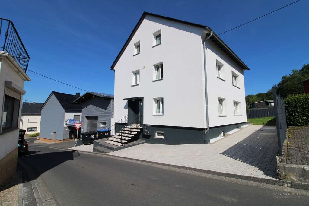 Immobilie in Dornburg - Attraktive Kapitalanlage: Saniertes 3-Familienhaus vermietet an den Landkreis Limburg-Weilburg! - Bild 0