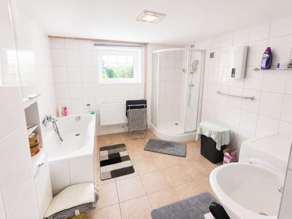 Immobilie in Hergisdorf - Charmantes Einfamilienhaus mit idyllischem Garten und Teich in Hergisdorf - Bild 3