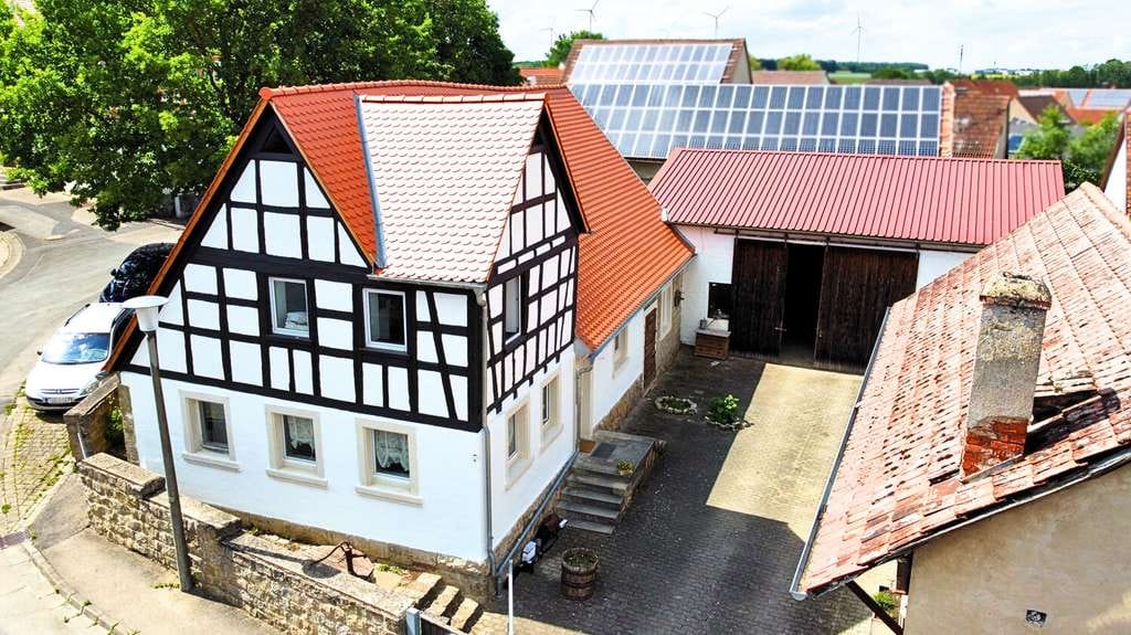 Immobilie in Gollhofen - Ein Landhaus mit Herz viel Platz und liebevolle Details - Bild 1