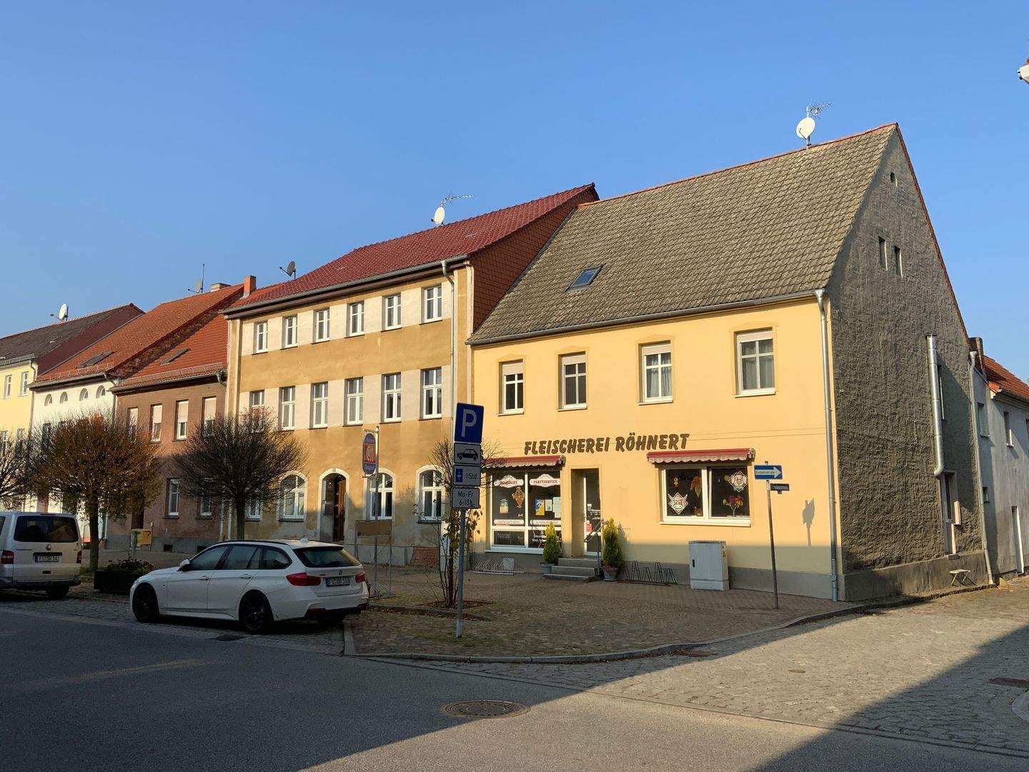 Immobilie in Sonnewalde - Wohn- und Geschäftshaus plus Einfamilienhaus auf einem Grundstück - Komplett vermietet und in den letzten Jahren saniert - Bild 2