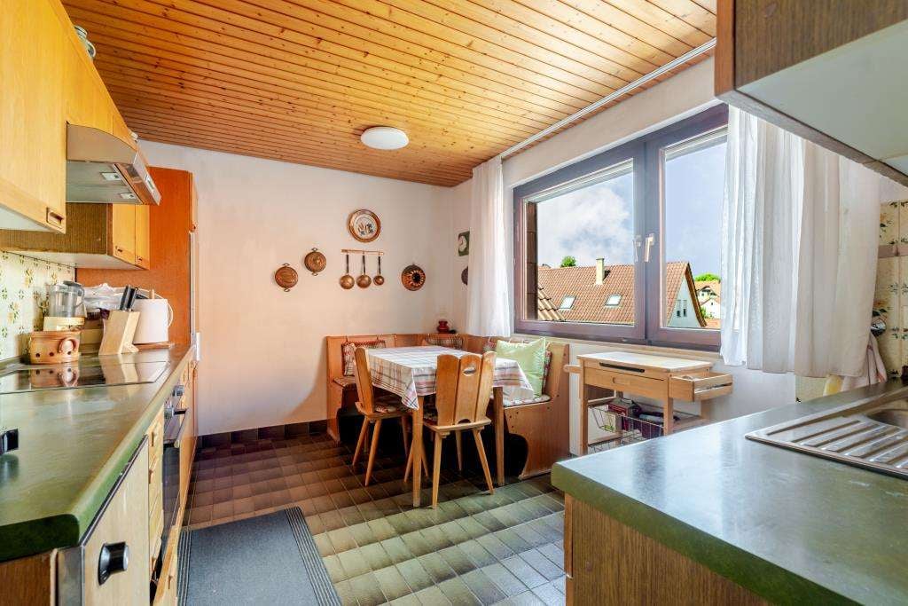Immobilie in Albershausen - Behagliches Wohnhaus mit Geschichte und vielfältigem Entwicklungspotenzial im Ortskern - Bild 3