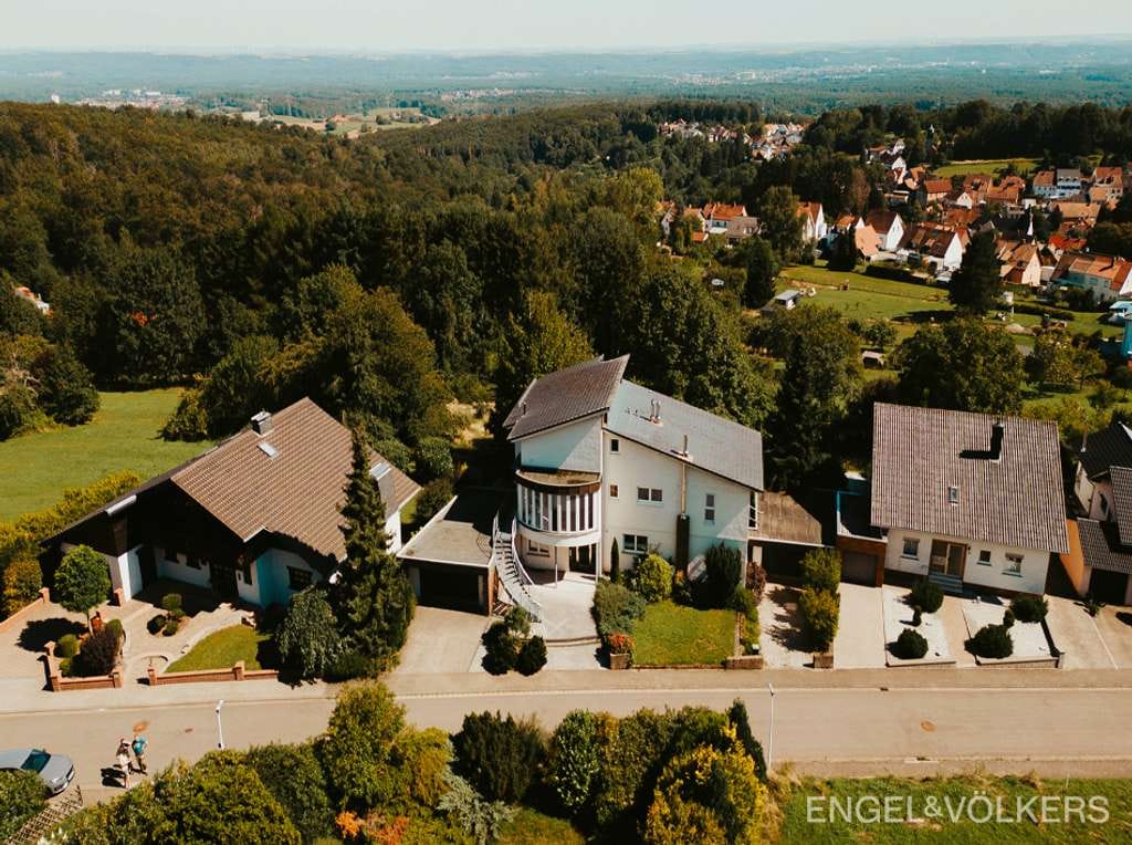 Immobilie in Bexbach - Begehrte Höhenlage mit beeindruckendem Panoramablick auf Stadt Homburg und Umgebung! - Bild 1