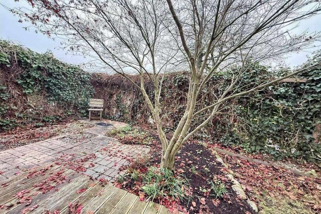 Immobilie in Erharting - Wohnen wie im eigenen Haus mit Garten - Bild 1