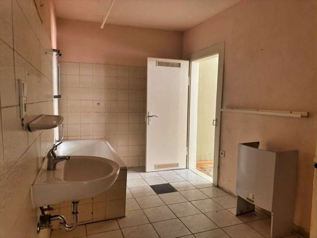Immobilie in Gunzenhausen - Sanierungsjuwel im Herzen der Stadt – Wohn- und Geschäftshaus mit Entwicklungspotenzial - Bild 2