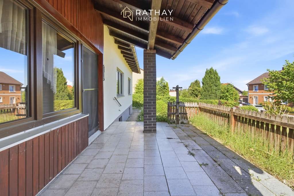 Immobilie in Langquaid - Charmanter Bungalow auf tollem Grundstück in Langquaid – viel Potenzial für Ihre Wohnideen - Bild 3