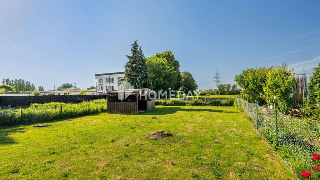 Immobilie in Alsdorf - Solide Werte mit Historie: voll vermietetes MFH auf großem Gartengrundstück mit drei Garagen - Bild 2