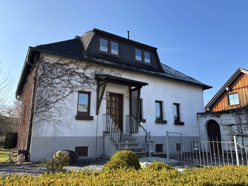 Immobilie in Marktredwitz - Einfamilienhaus mit großem Garten – ruhige Lage mit Bahnanschluss in unmittelbarer Nähe - Bild 4