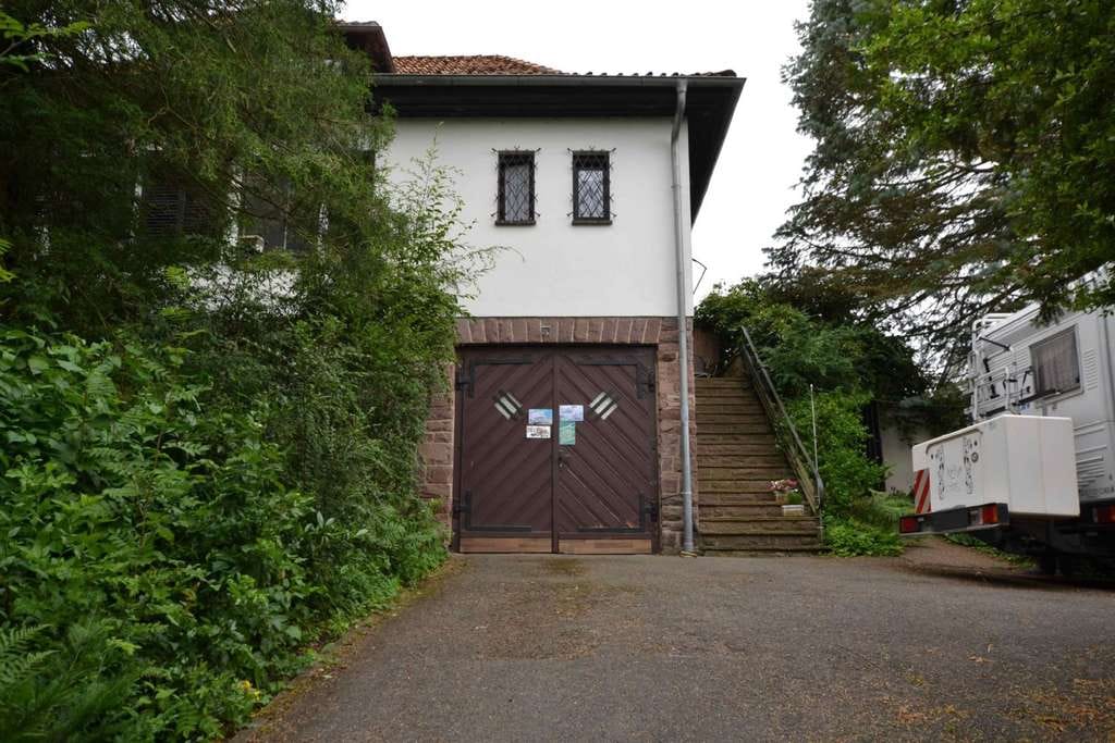 Immobilie in Eschershausen - Einfamilienhaus in Ortsrandlage! - Bild 0