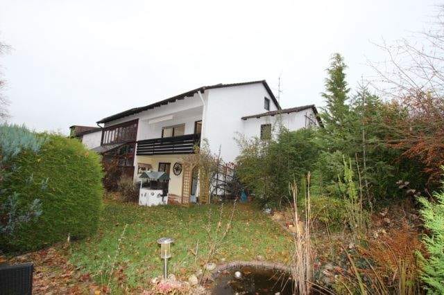 Immobilie in Pfarrkirchen - sanierungsbedürftiges Reihenhaus / Hanglage in schöner Siedlungslage - 748 - Bild 1