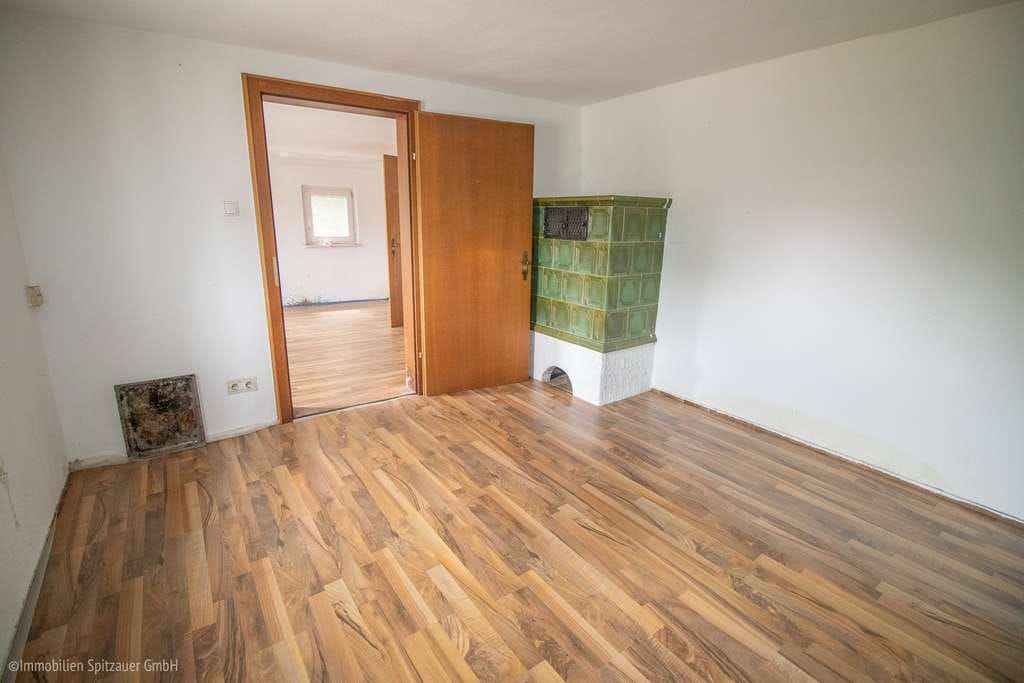Immobilie in Saaldorf-Surheim - Ländliches Haus - Renovierungsbedürftig! - Bild 2