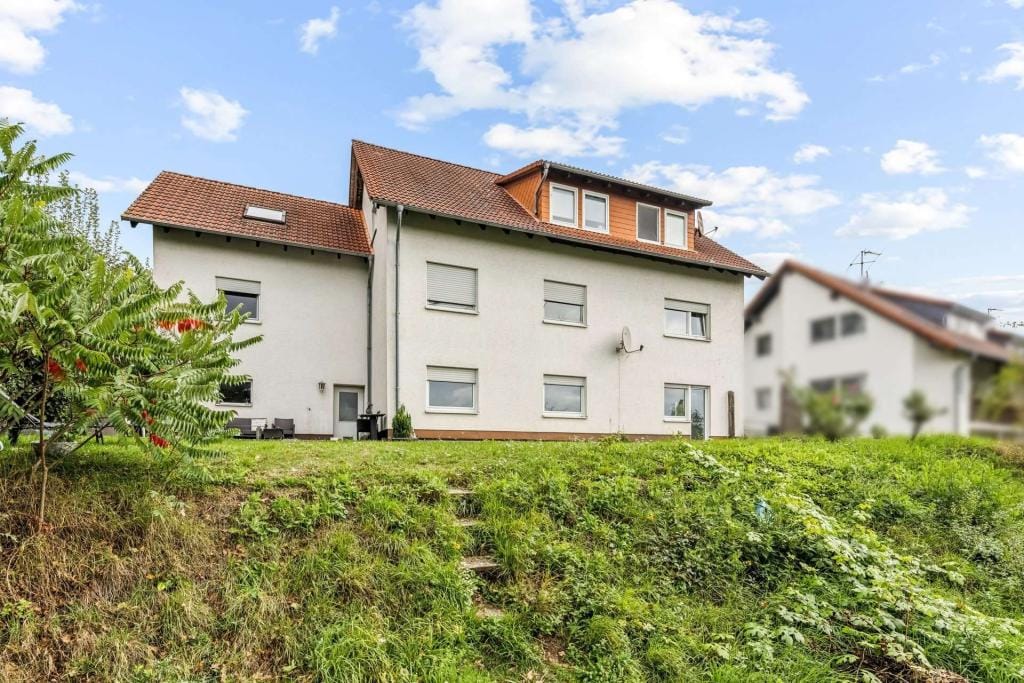 Immobilie in Gladenbach - Attraktives Mehrfamilienhaus in idyllischer Lage von Weitershausen - Bild 0