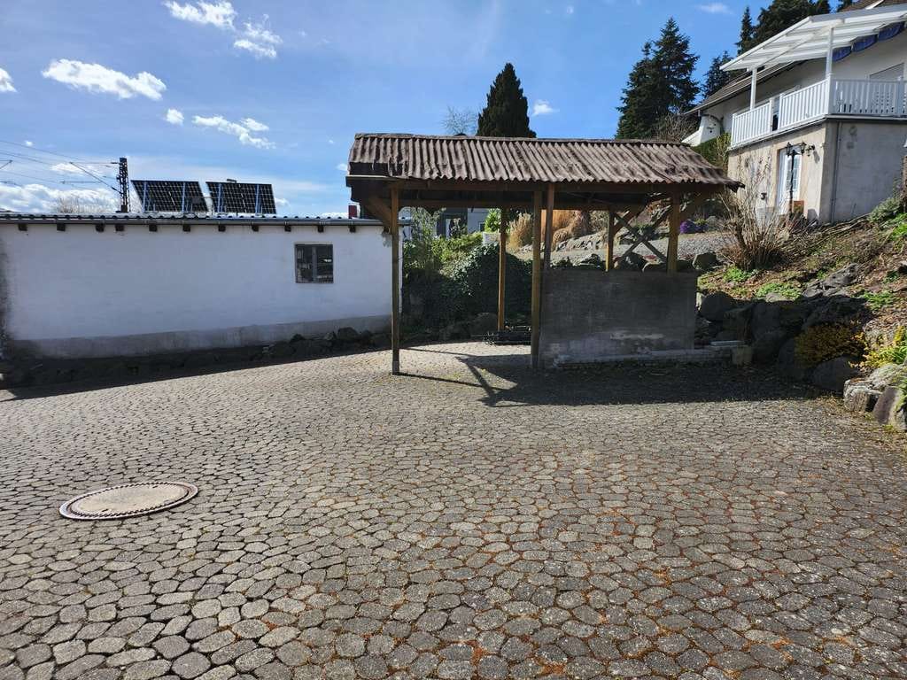 Immobilie in Petersberg - Charmantes Anwesen mit Terrasse und Doppelgarage in ruhiger Lage von Steinau - Bild 2