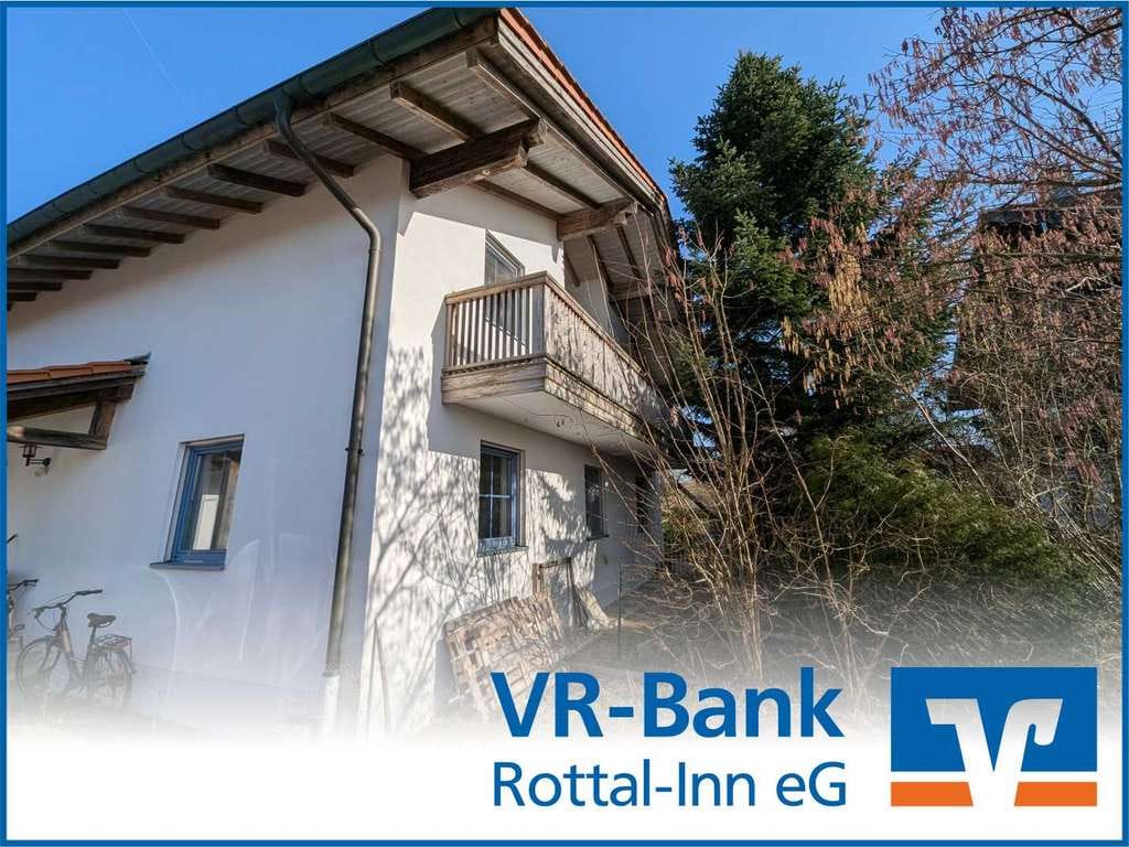 Immobilie in Pfarrkirchen - Solides Wohnhaus mit viel Potential - Bild 1