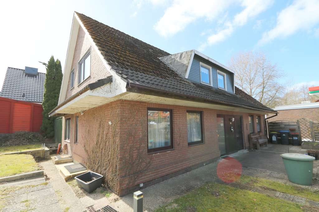 Immobilie in Schönwalde am Bungsberg - Ein Haus mit vielen Optionen!
ca. 170m² EFH m. Einliegerwhg. Voll-Keller und 2 Garagen in Schönwald - Bild 0