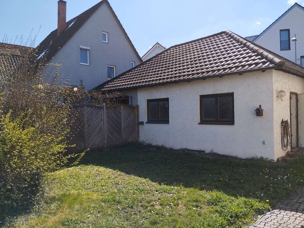 Immobilie in Neckarsulm - Günstiges 4,5 Zimmer EFH in Neckarsulm-Obereisesheim - Bild 2