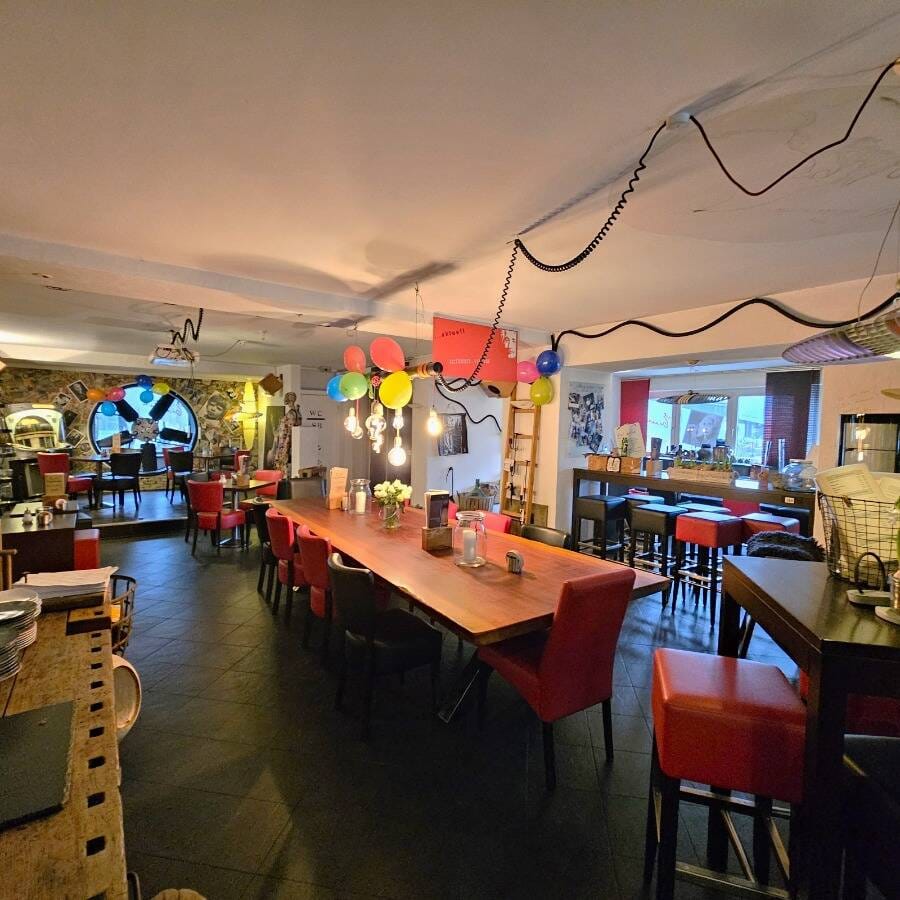 Immobilie in Stühlingen - Charmantes Wohn- & Geschäftshaus mit Café + 13 Stellplätzen - Bild 1