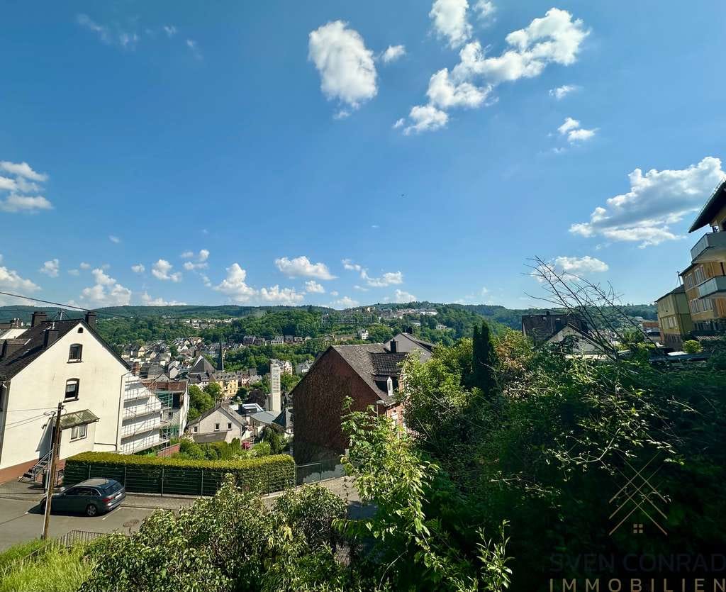Immobilie in Idar-Oberstein - Großes Potential! Sanierungsbedürftiges Wohnhaus mit toller Aussicht in Oberstein - Bild 1