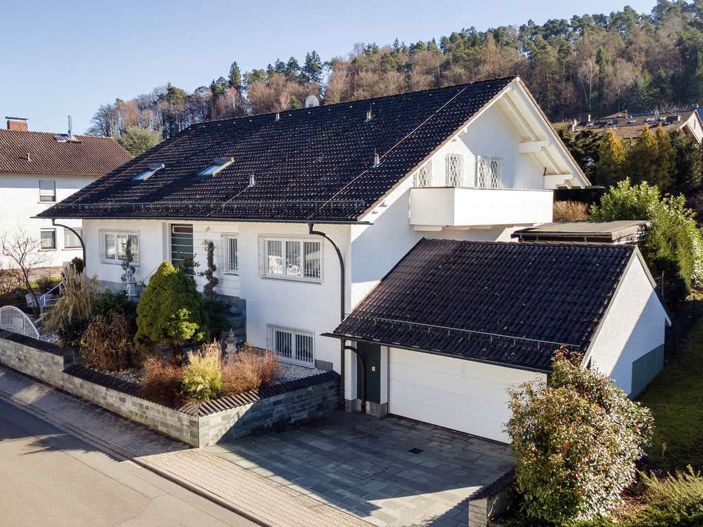 Immobilie in Breuberg - Exklusives Familienparadies mit Panoramablick auf die Burg Breuberg! - Bild 0