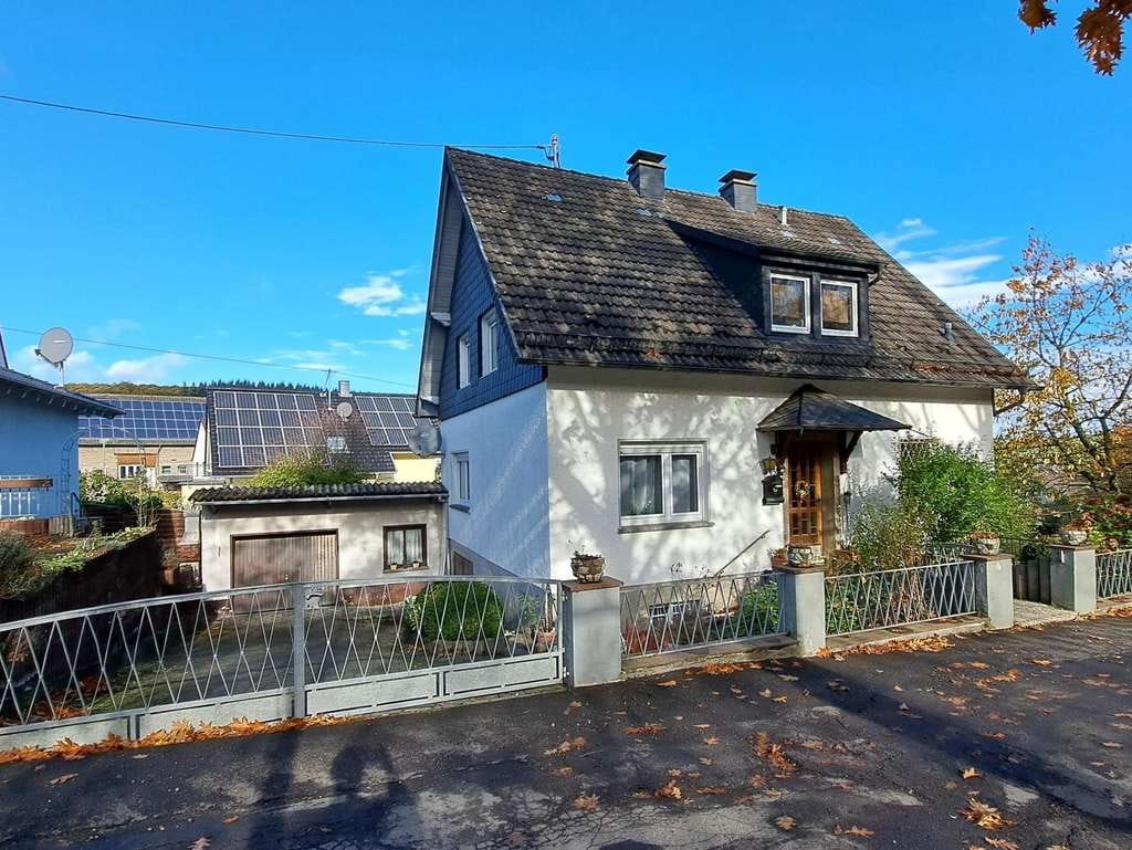Immobilie in Bad Neuenahr-Ahrweiler - Ein- oder Zweifamilienhaus in ländlicher Lage  - Bild 1
