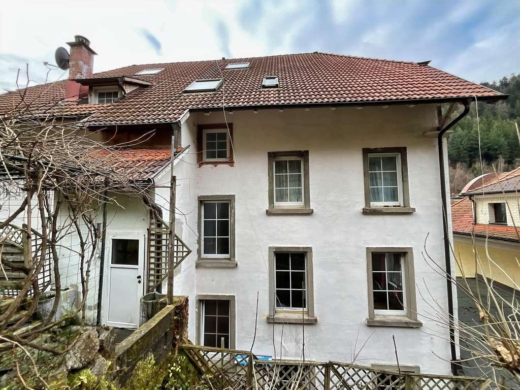 Immobilie in Triberg im Schwarzwald - Mehrfamilienhaus mit acht Wohneinheiten und Gewerbefläche in Triberg! - Bild 2
