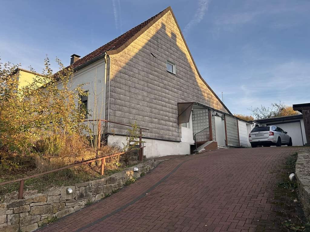 Immobilie in Barntrup - Großzügiges Einfamilienhaus mit Potenzial – Ihr neues Zuhause in Barntrup-Alverdissen - Bild 2