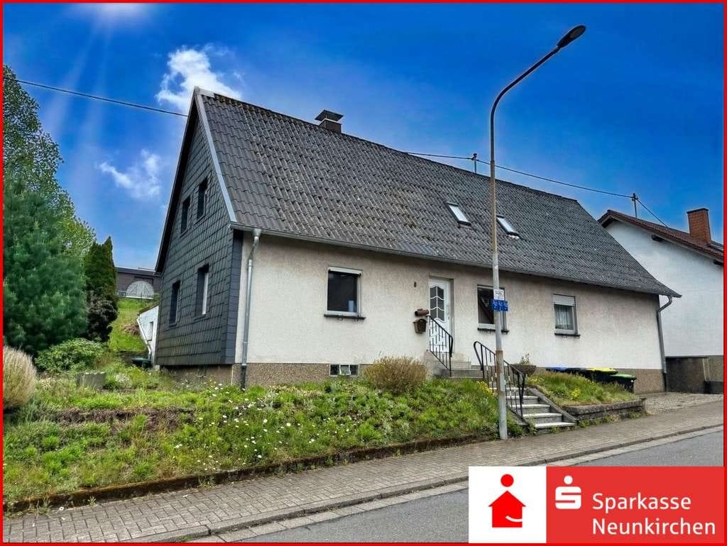 Immobilie in Spiesen-Elversberg - Familienfreundliches Haus mit viel Platz - Bild 0