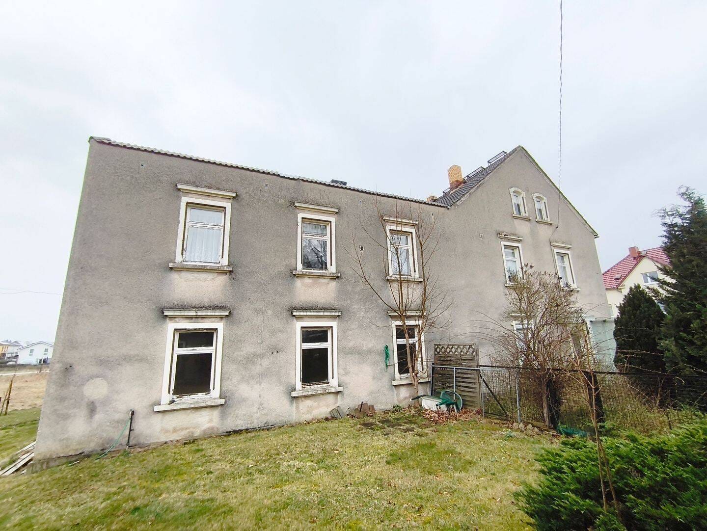 Immobilie in Großharthau - Zweifamilienhaus mit großem Baugrundstück, Nebengelass, auch für Gewerbe, zentral in Großharthau - Bild 4