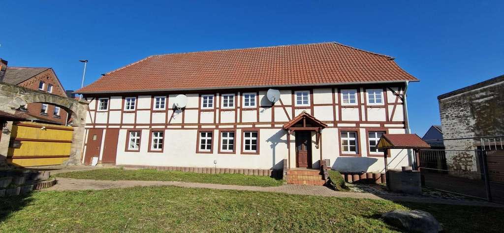 Immobilie in Wefensleben - Hier passt das ganze Leben rein - Großz��giges Wohnhaus mit Halle und Ausbaupotenzial - Bild 0