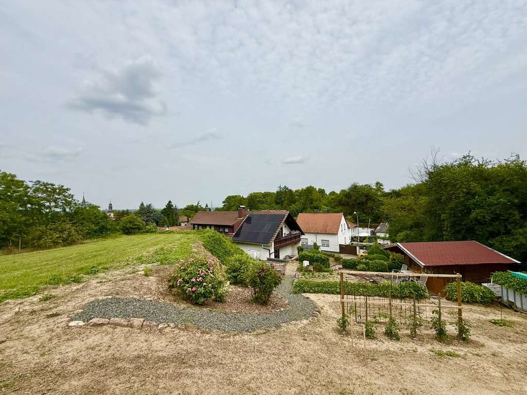 Immobilie in Großkarlbach - ** Ihr Zuhause mit Mehrwert – Dreifamilienhaus und Garten zum Verlieben ** - Bild 0