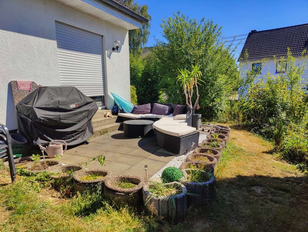 Immobilie in Altenkirchen (Westerwald) - Einfamilienhaus mit Einliegerwohnung in idyllischer Ortsrandlage nahe Weyerbusch! - Bild 4