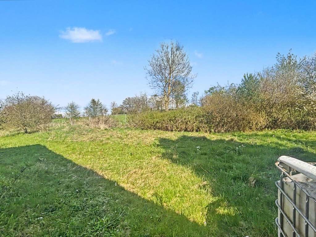 Immobilie in Feldatal - Viel Raum für Ideen: Wohnhaus mit 3 Einliegerwohnungen in Feldatal-Schellnhausen - Bild 4