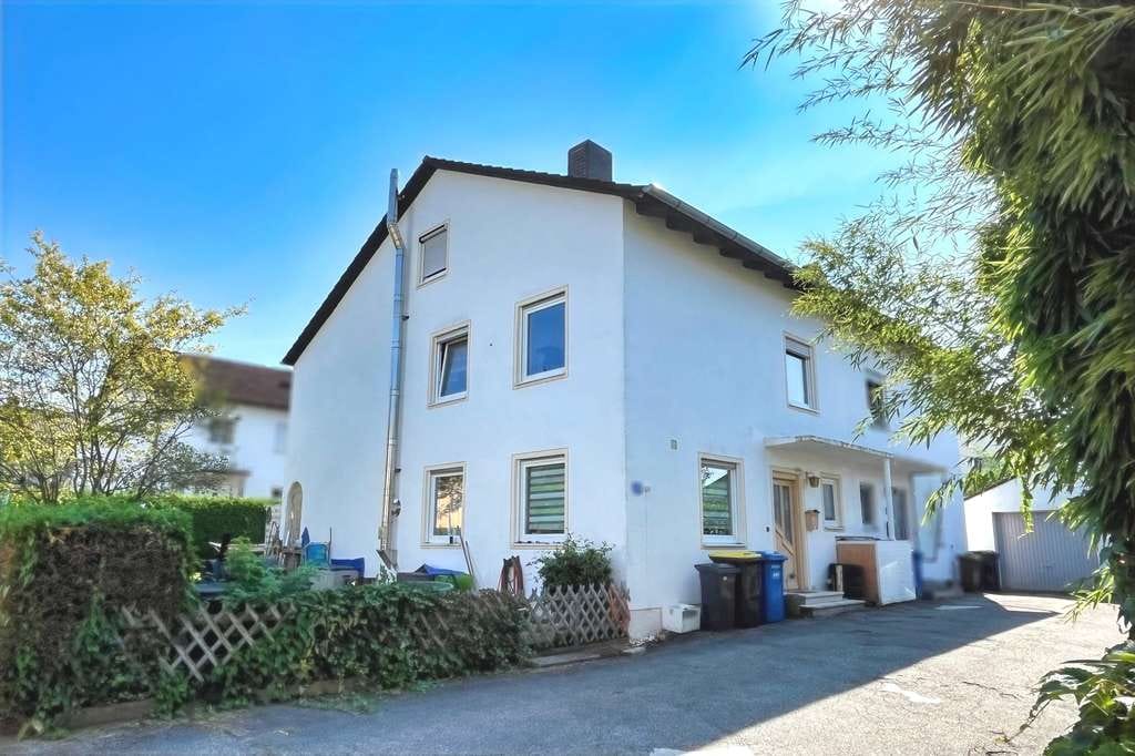 Immobilie in Pfarrkirchen - Gepflegtes Wohnhaus mit 3 Einheiten - Bild 0