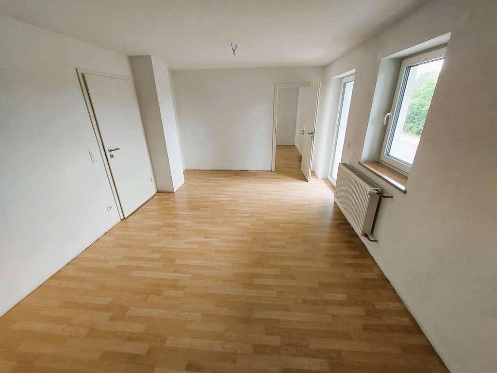 Immobilie in Wartenberg - Großzügig geschnittene 5-Zimmer Wohnung in toller Ortsrandlage - Bild 1