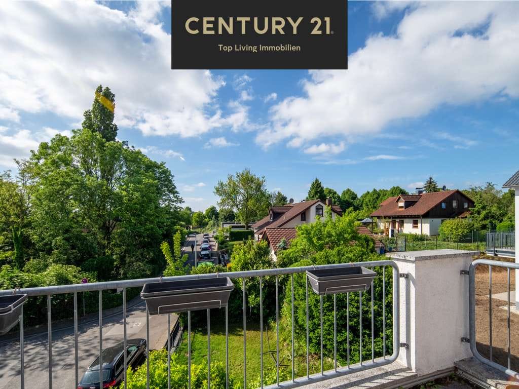 Immobilie in Hofheim am Taunus - Beste Lage, top Rendite, Kapitalanleger, Großfamilien: 3 Stellplätze, bezugsfrei, Option 3. Wohnung - Bild 0
