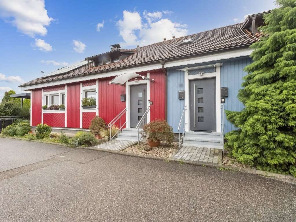 Immobilie in Bad Krozingen - Zwei Doppelhaushälften auf einem Grundstück - Charmantes Liebhaberobjekt in Bad Krozingen - Bild 1