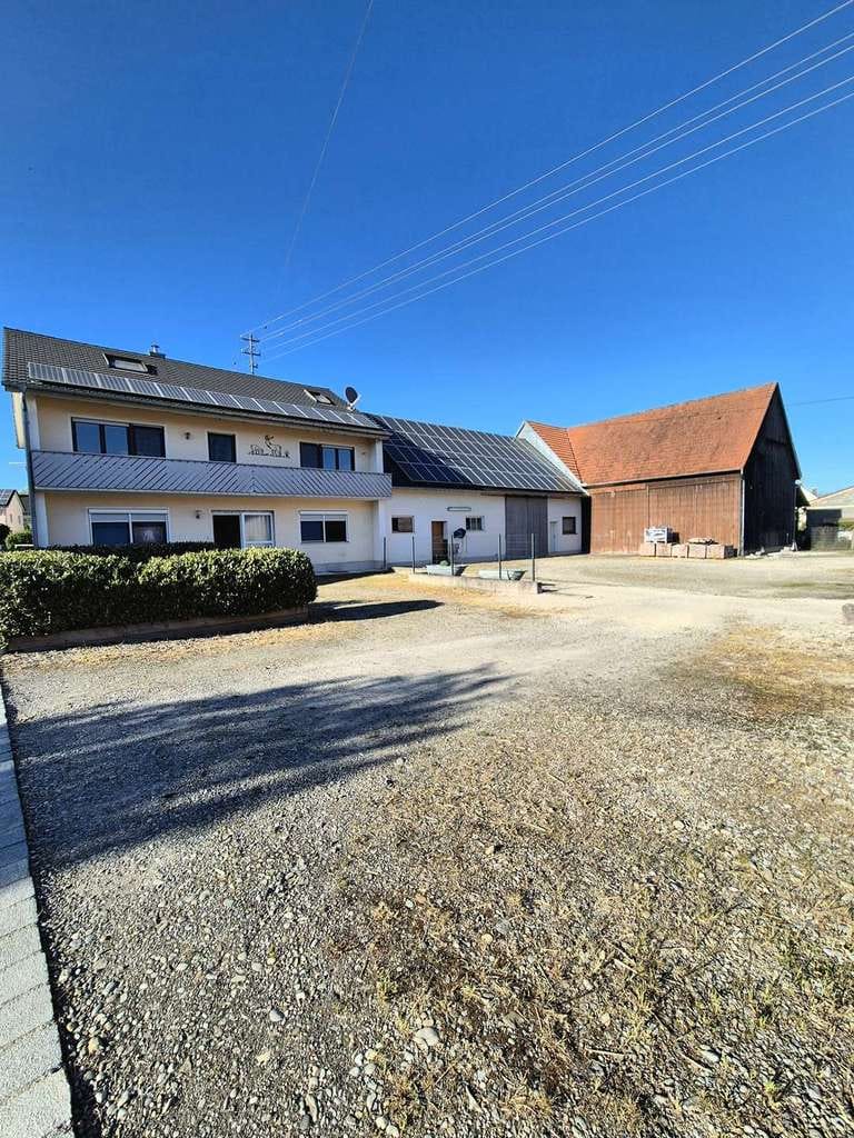 Immobilie in Ellgau - Familienfreundliches Einfamilienhaus mit großem Grundstück und Potenzial zu verkaufen! - Bild 1