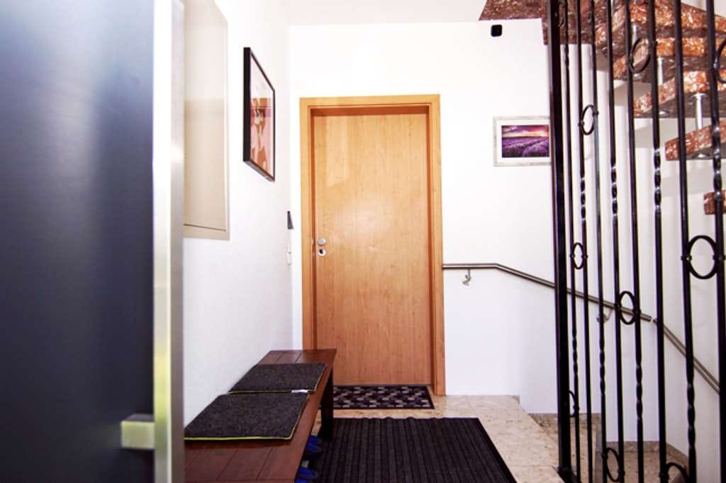 Immobilie in Weihenzell - Ansbach-Weihenzell: Zeitlos schöne, moderne 4- Zimmer-EG-Wohnung mit Doppelgarage und Carport - Bild 1