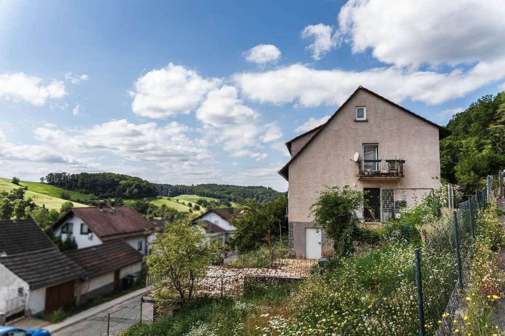Immobilie in Gorxheimertal - 2-Familienhaus mit vielen Möglichkeiten und tollem Blick - Bild 0