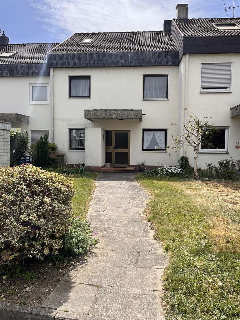 Immobilie in Lauchringen - Attraktives Reihenmittelhaus mit großzügigem Grundriss und schönem Garten in Lauchringen - Bild 0