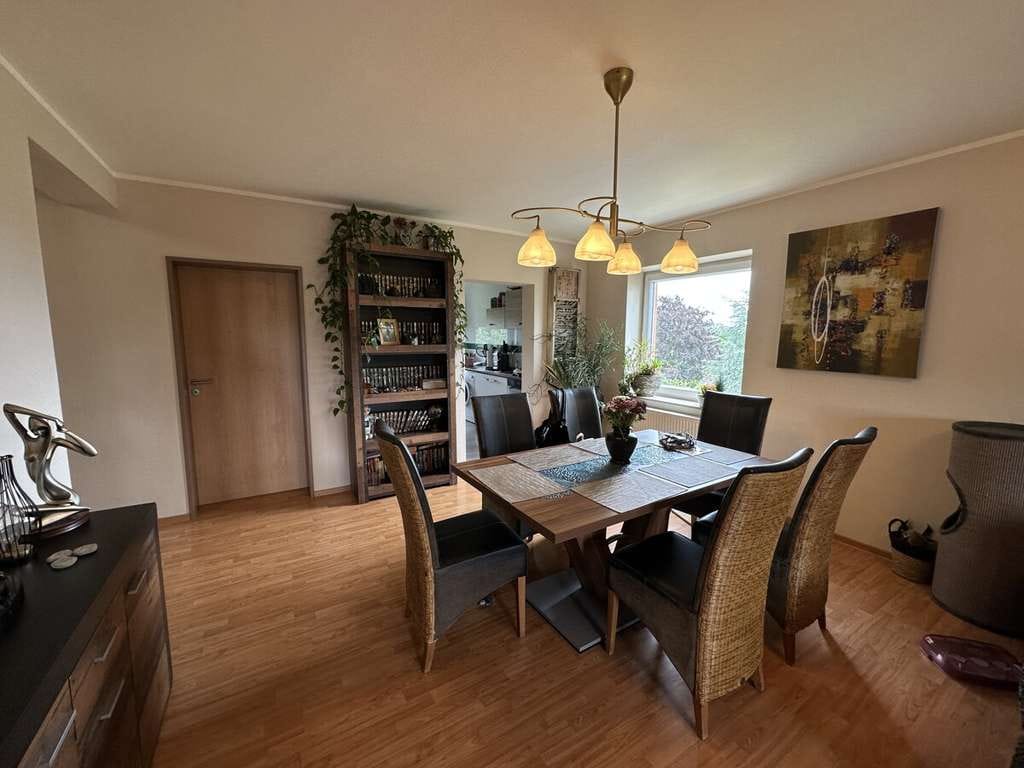 Immobilie in Geilenkirchen - Gepflegte Eigentumswohnung mit Loggia und Stellplatz in ruhiger Lage von Geilenkirchen - Bild 2