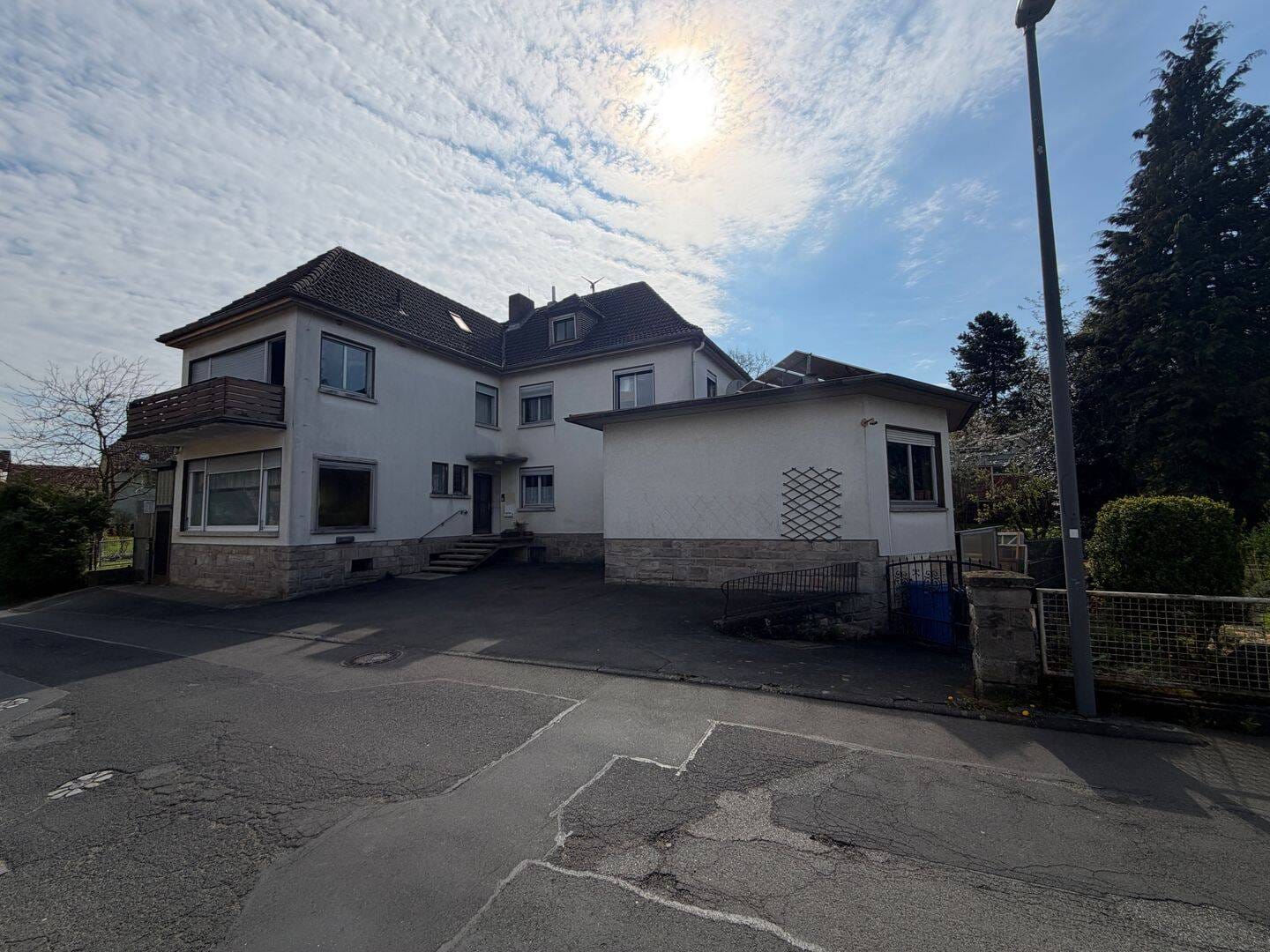 Immobilie in Zeitlofs - Großzügiges Einfamilienhaus - Ihr Rückzugsort im Grünen! - Bild 1