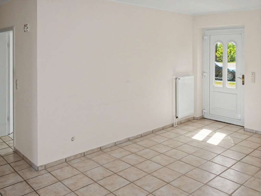 Immobilie in Süderheistedt - Gepflegter Walmdachbungalow mit Carport in ruhiger Sackgassenlage in Süderheistedt bei Heide - Bild 3