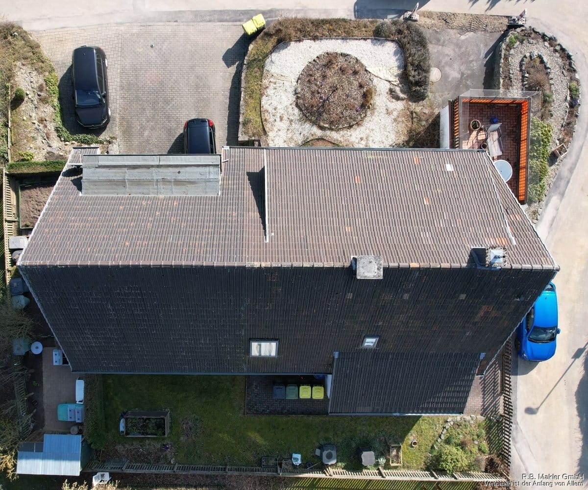 Immobilie in Herscheid - R.B. Makler: Großzügige Eigentumswohnung im Erdgeschoss mit Terrasse und zwei Garagen! - Bild 2