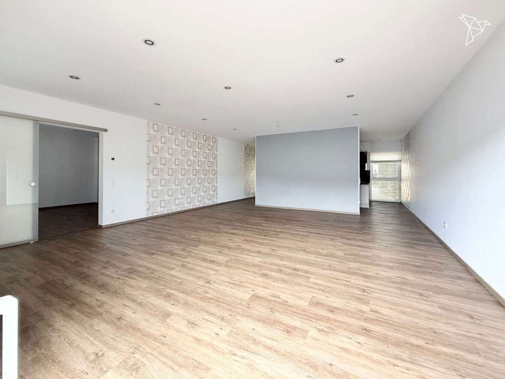 Immobilie in Massenbachhausen - WOHNEN, INVESTIEREN, VERANSTALTEN 🎉 Einfamilienhaus mit Eventhalle in Massenbachhausen! - Bild 2