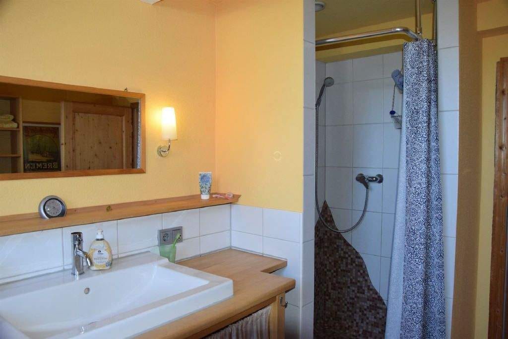 Immobilie in Schallstadt - Für Handwerker: Zweifamilienhaus in Schallstadt-Mengen mit großem Garten - Bild 4